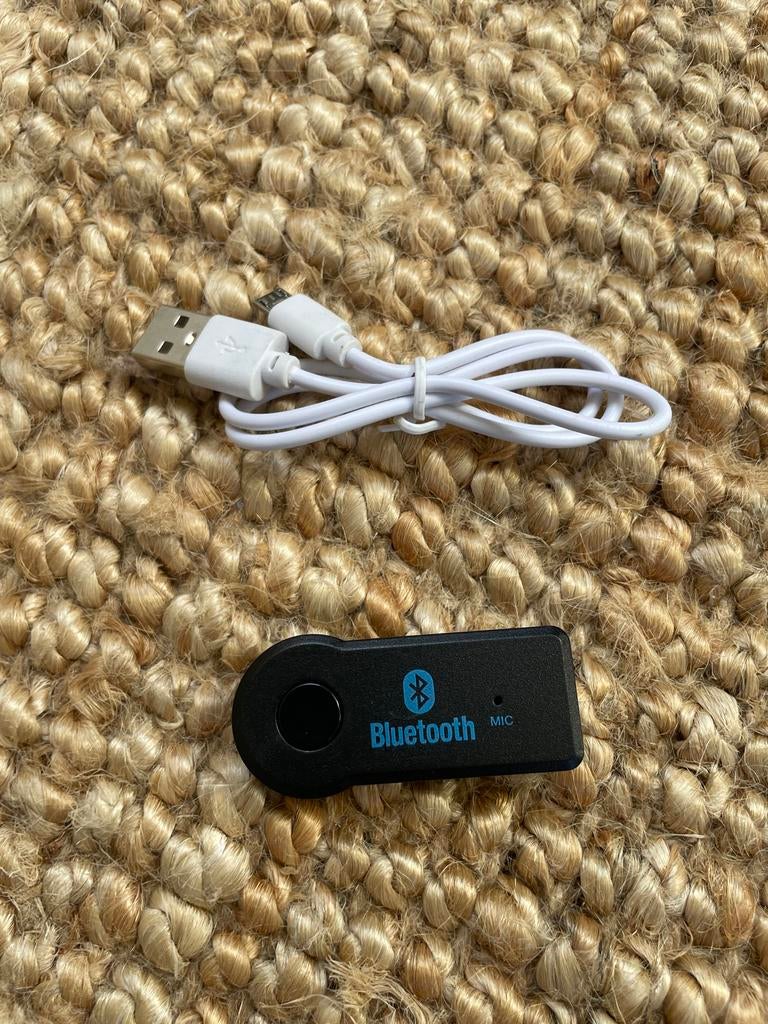 Bluetooth USB Adapter voor Auto - Draadloze Audio, Ophalen of Verzenden, Zo goed als nieuw
