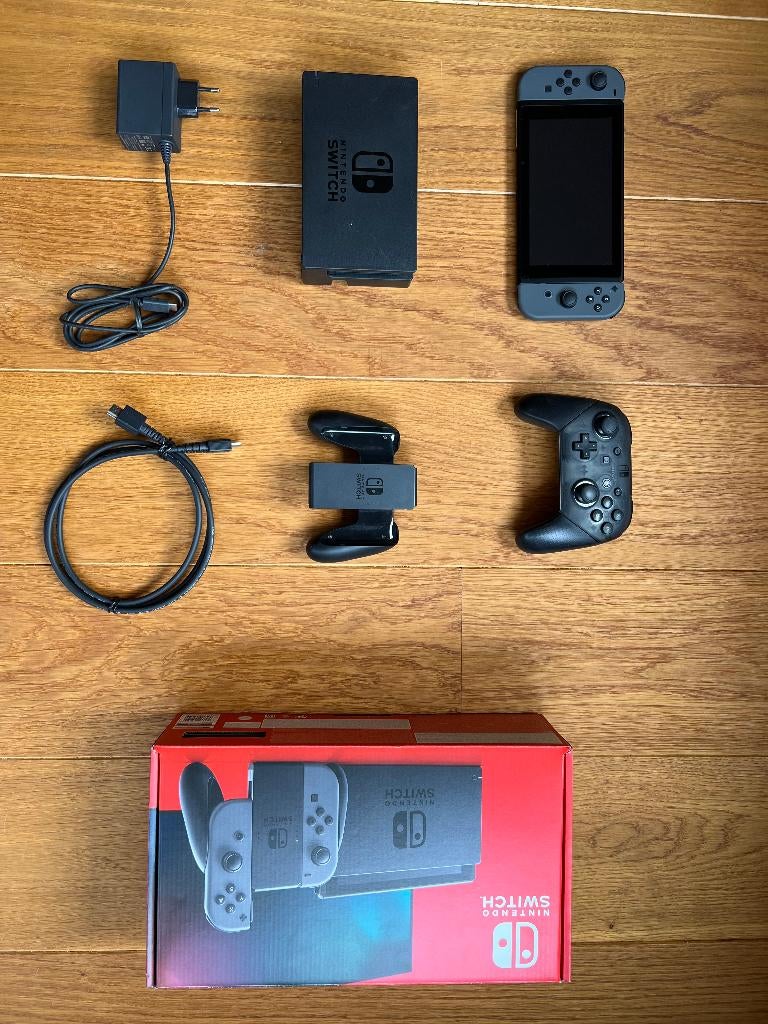Nintendo Switch + Pro controller, Spelcomputers en Games, Spelcomputers | Nintendo Switch, Zo goed als nieuw, Switch 2019 Upgrade