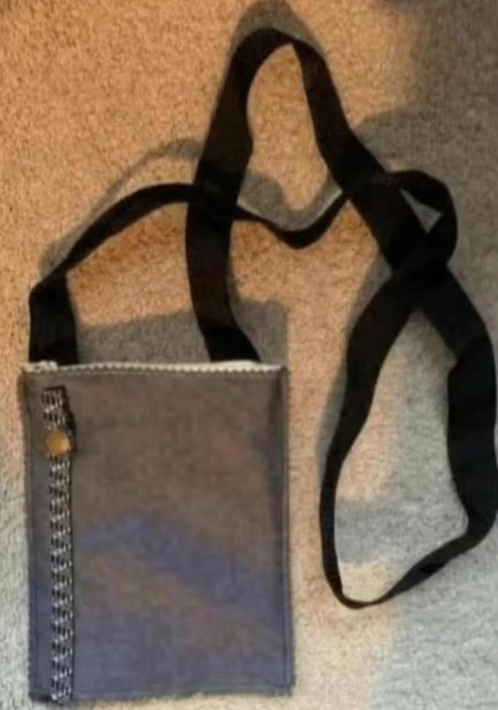 Klein damestasje; grijs en bordeaux; schoudertasje, handtas, Ophalen of Verzenden, Nieuw, Grijs, Schoudertasje