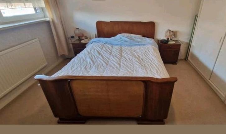 ZEER MOOIE ANTIEKE BEWERKTE SLAAP KAMER COMPLEET

AFMETING B, Diversen, Rommelmarktspullen, Zo goed als nieuw, Ophalen