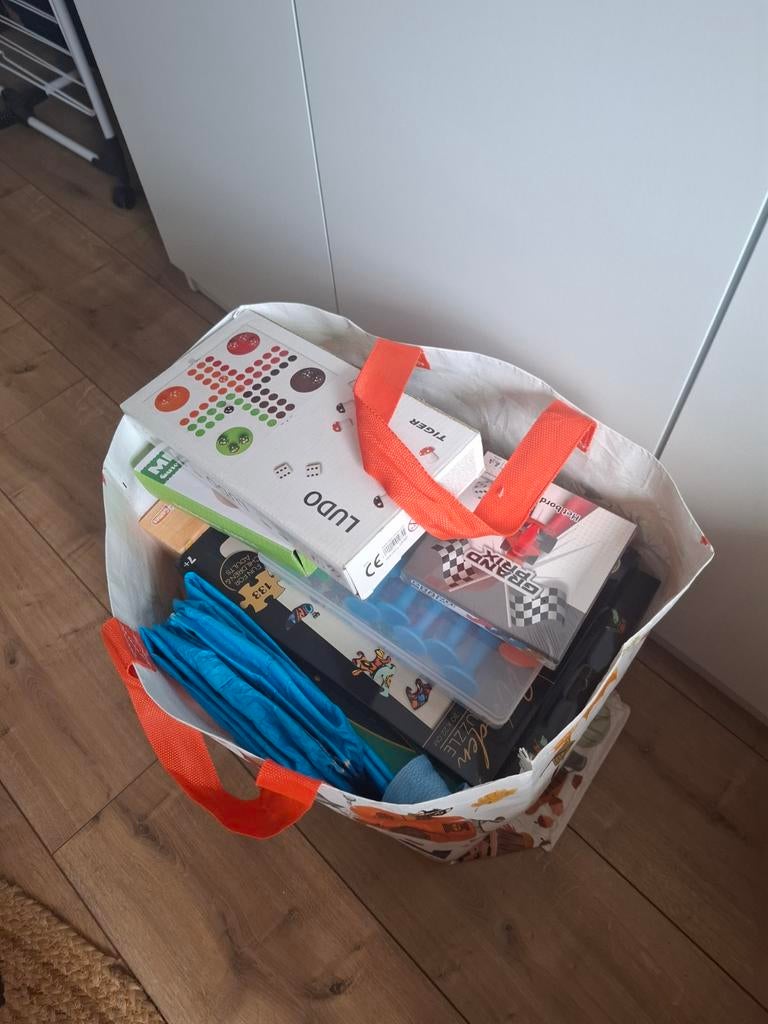 Bigshopper vol met spelletjes., Ophalen