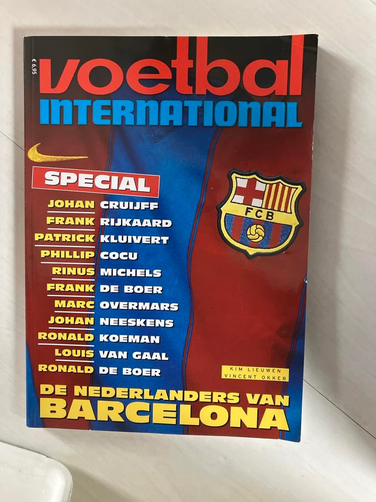Voetbal International Special: Nederlanders van Barcelona, Boeken, Sportboeken, Ophalen of Verzenden, Gelezen, Balsport