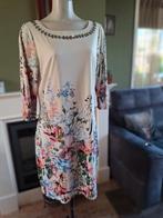 K-design crème jurk mooie halslijn bloemen mt XL, K-design, Verzenden, Wit, Maat 46/48 (XL) of groter