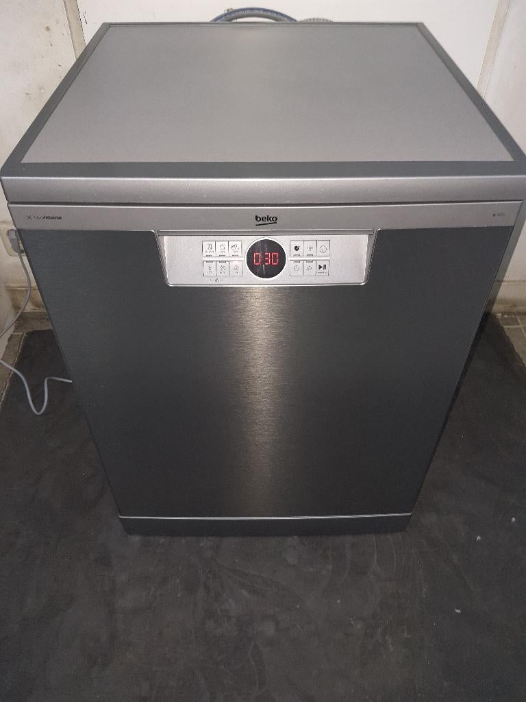 RVS Beko Vrijstaande vaatwasser werkt Perfect (2 jaar oud), Ophalen, Minder dan 85 cm, Energieklasse A of zuiniger, 45 tot 60 cm