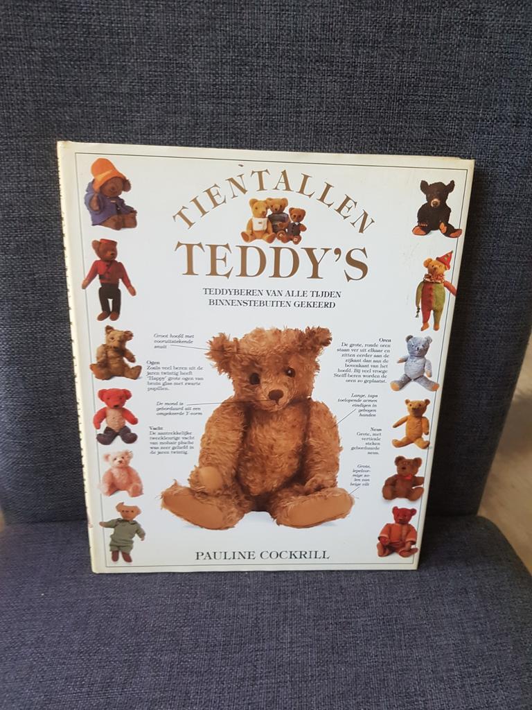 Pauline Cockrill - Tientallen Teddy's, Ophalen of Verzenden, Zo goed als nieuw, Stoffen beer, Overige merken