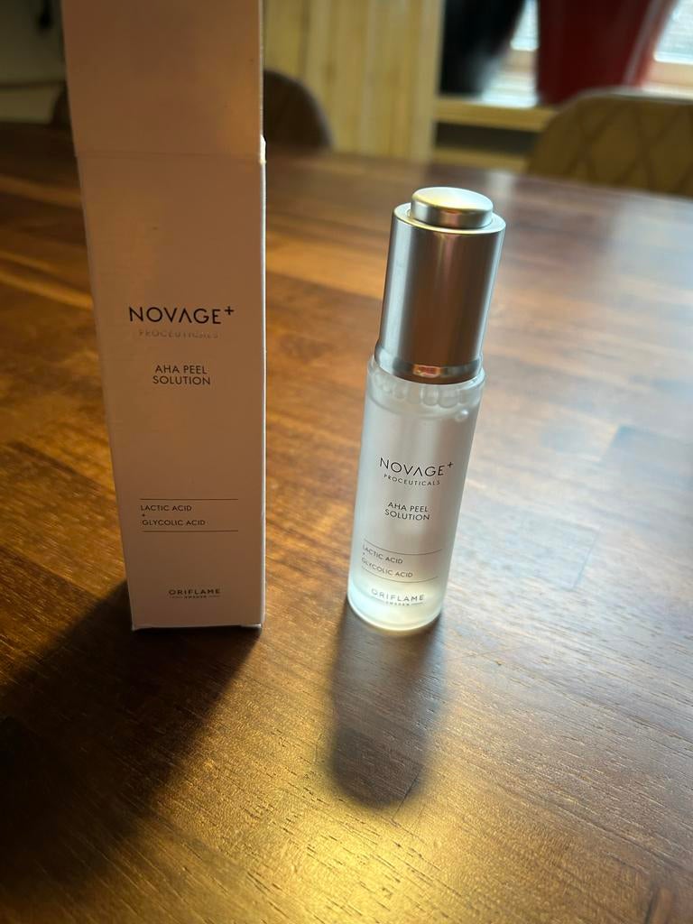 Novage Oriflame AHA Peel Solution Serum - Nieuw & Ongebruikt, Ophalen of Verzenden, Nieuw, Gehele gezicht, Verzorging