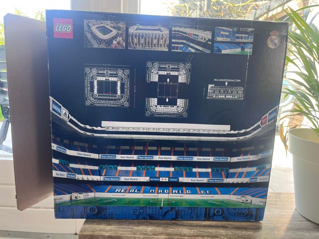 LEGO 10299 – Santiago Bernabéu stadion, Ophalen of Verzenden, Zo goed als nieuw