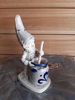 Leuke vintage kabouter met pot. uit de jaren "70, Tuin en Terras, Tuinbeelden, Ophalen of Verzenden, Zo goed als nieuw, Overige materialen