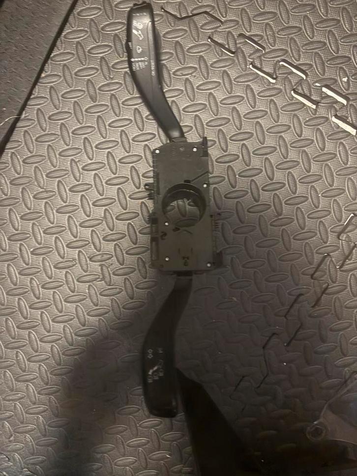 VW Transporter T5 Richtingaanwijzer Schakelaar 2012, Auto-onderdelen, Dashboard en Schakelaars, Volkswagen, Gebruikt, Ophalen of Verzenden