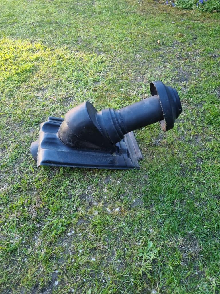 Ubbink  mulden doorvoerpan met afvoerbuis 100mm, Ophalen of Verzenden, Gebruikt, Ventilator en Afzuiger