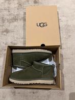 Ugg Ultra Mini - Olijfgroen, Ophalen of Verzenden, Zo goed als nieuw, Pantoffels of Sloffen, Groen