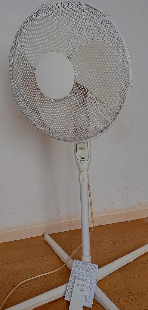 Staande ventilator met afstandbediening, Witgoed en Apparatuur, Ventilatoren, Gebruikt, Statiefventilator, Ventilator met afstandsbediening