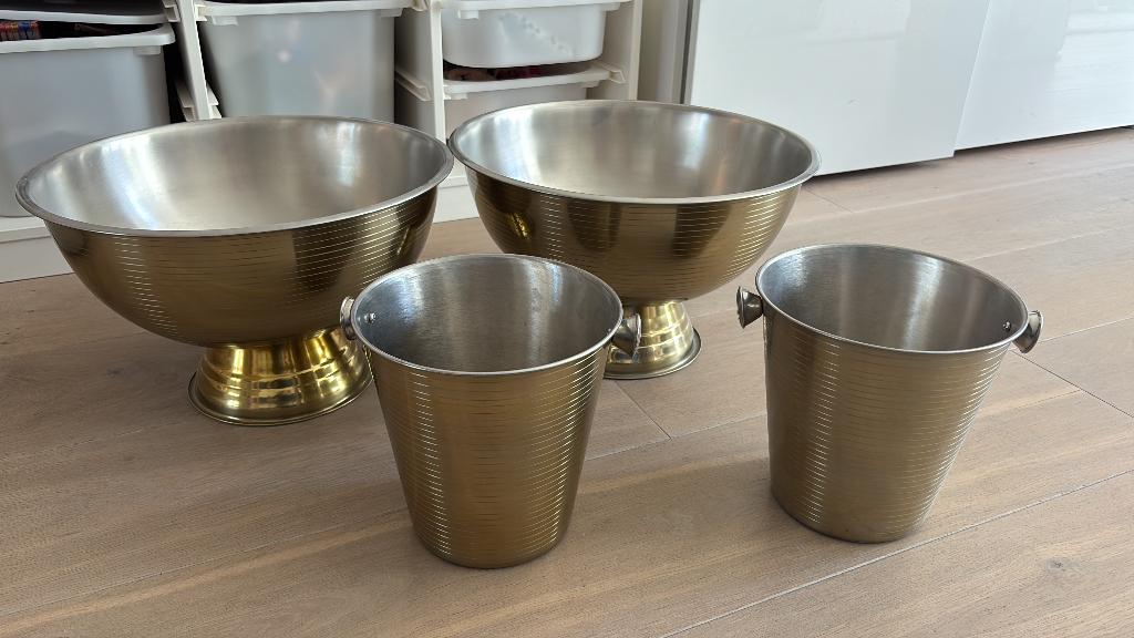 Champagneschalen op voet en drankkoeler/ wijnkoeler emmers, Ophalen, Overige materialen, Gebruikt, Schaal of Schalen