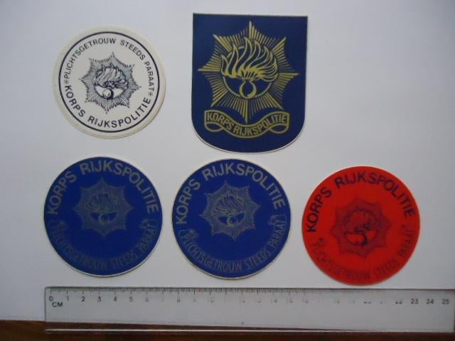 sticker oud Korps Rijkspolitie politie logo paraat 5 x plast, Verzamelen, Stickers, Verzenden, Zo goed als nieuw, Bedrijf of Vereniging