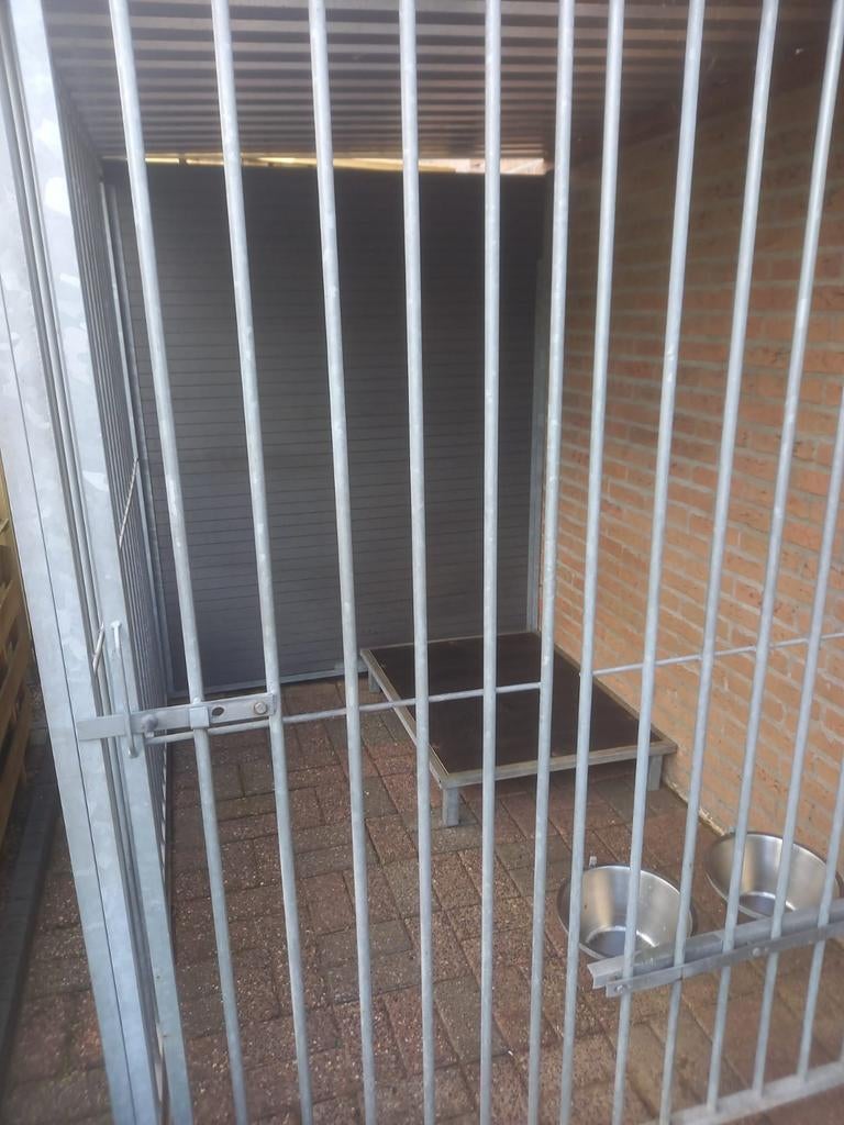 Gegalvaniseerde buiten hondenkennel met toebehoren, Dieren en Toebehoren, Ophalen, Hondenkennel, 100 cm of meer, 110 cm of meer