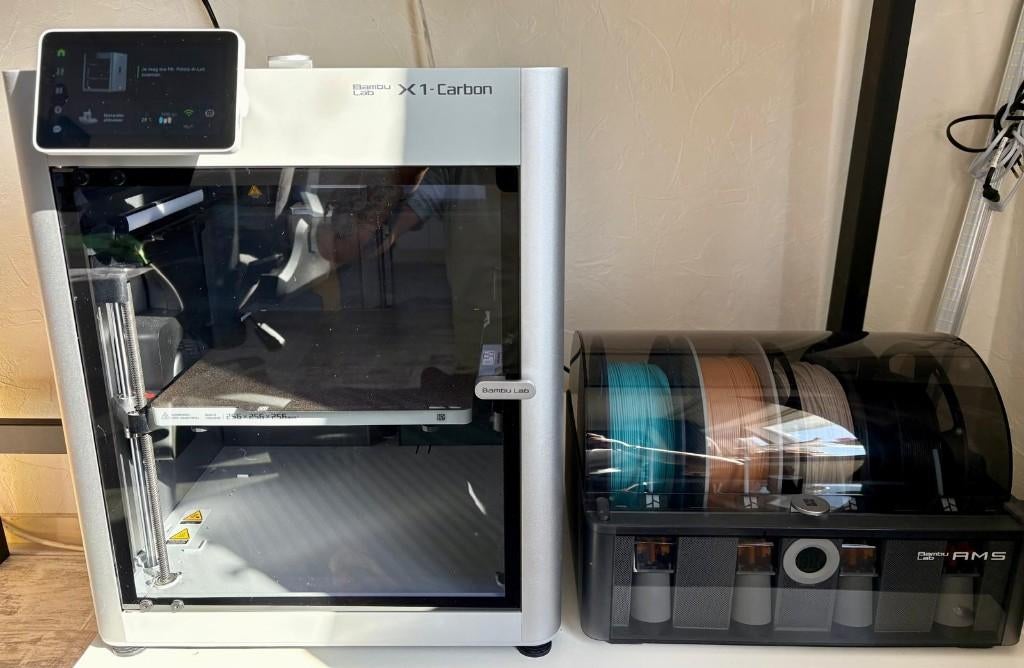 Bambu Lab X1C Combo 10 maanden oud, Computers en Software, 3D Printers, Ophalen, Zo goed als nieuw, Filament, Ingebouwde Wi-Fi