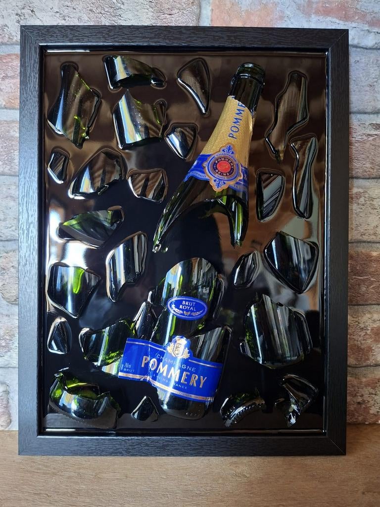 Pommery fles verwerkt in een lijst met Epoxy, Antiek en Kunst, Ophalen of Verzenden