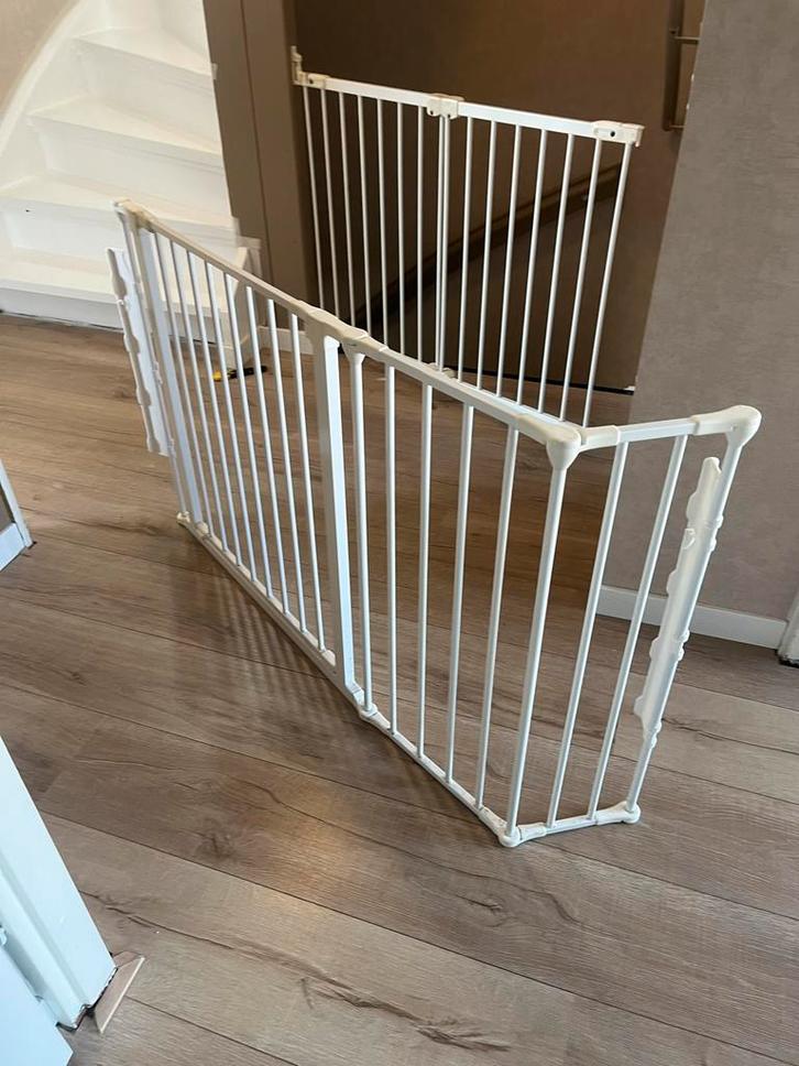 Traphekje met hoek - Veiligheid voor kinderen  merk babydan, Kinderen en Baby's, Traphekjes, Gebruikt, Overige typen, Metaal of IJzer