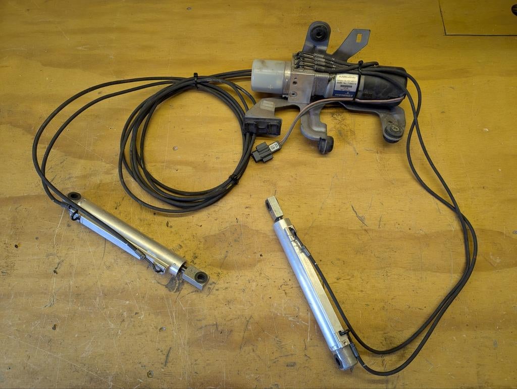 Mini Cabrio R57 hydrauliekpomp en cilinders (54342758423), Auto-onderdelen, Ophalen of Verzenden, Gebruikt, Mini