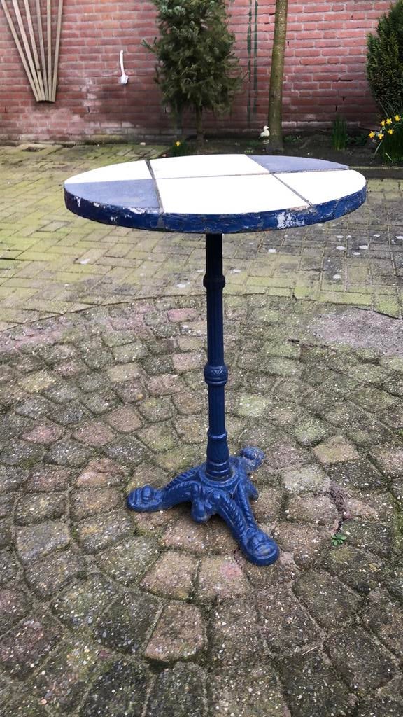 Gietijzeren bistro tafeltje, Ophalen, Zo goed als nieuw, Rond, Metaal