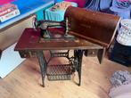 Antieke Singer Naaimachine met Tafel en Houten Kap, Antiek en Kunst, Antiek | Naaimachines, Ophalen