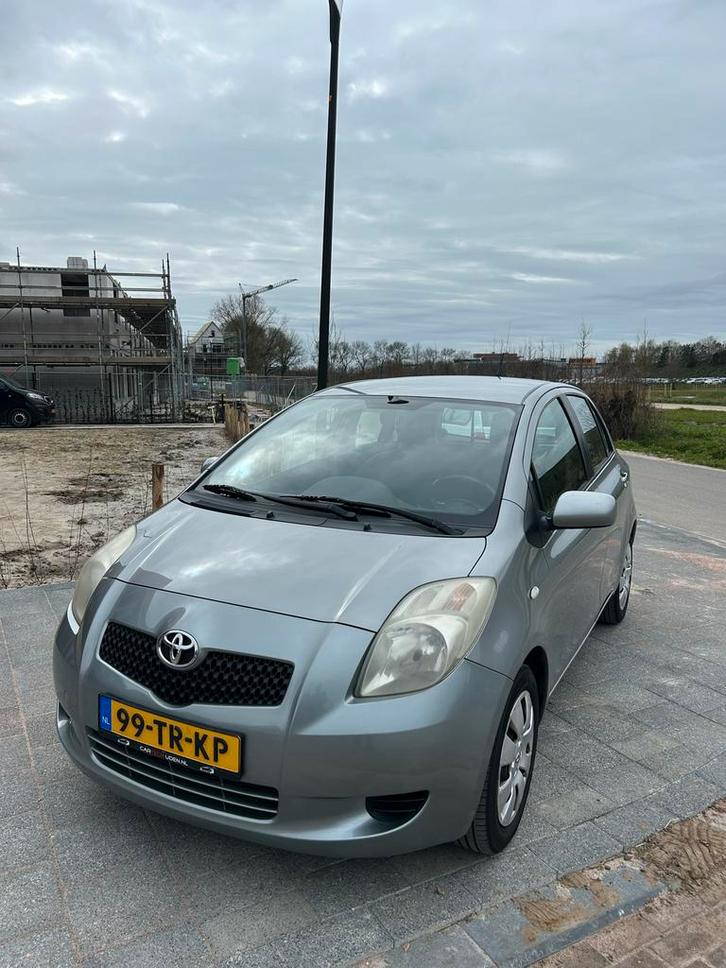 Toyota Yaris 1.3 16V Vvt-i 5DR 2007 Grijs, Auto-onderdelen, Carrosserie en Plaatwerk, Deur, Toyota, Ophalen of Verzenden