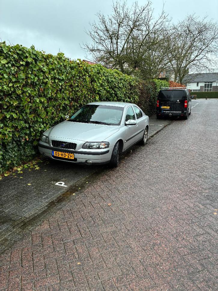 Volvo S60 2.4 140PK AUT 2001 Grijs, Auto's, Volvo, Particulier, S60, Cruise Control, Trekhaak, LPG, Euro 4, D, Sedan, Automaat