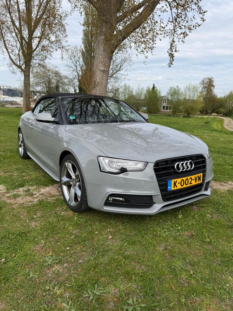 Audi A5 cabriolet 1.8. NARDO GREY/ B&O, Auto's, Audi, Zwart, 4 cilinders, Cabriolet, 4 stoelen