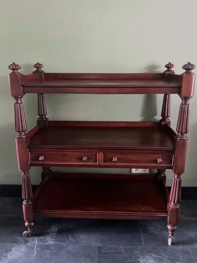 Engelse antieke mahonie etagère / wandtafel, Ophalen