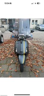 Te koop Vespa Sprint Full Option Mat Grijs met gele accenten, Ophalen, Gebruikt, Vespa S, Benzine
