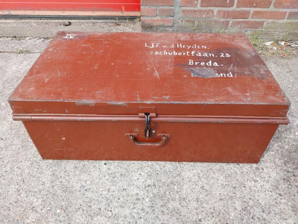 Vintage ijzeren koffer / gereedschapskist Breda, Antiek en Kunst, Ophalen