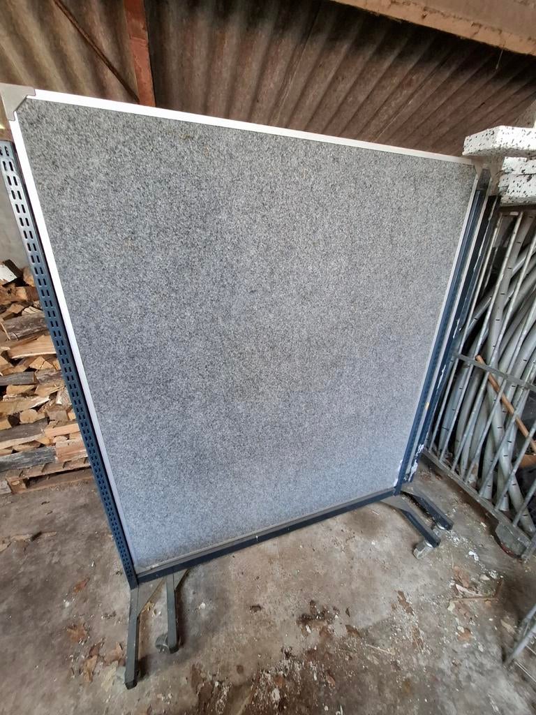 scheidingswand/presentatiebord verrijdbaar!, Ophalen