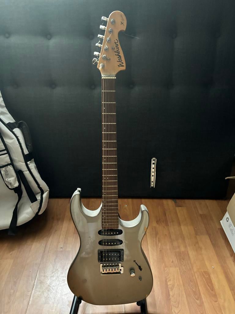 Washburn gitaar met beschadiging, Muziek en Instrumenten, Ophalen of Verzenden, Gebruikt, Solid body, Overige merken