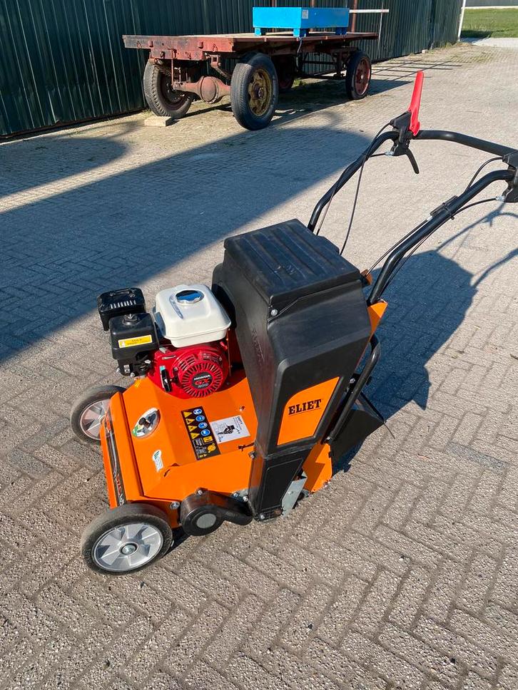 Eliet DZC450 doorzaaimachine - zo goed als nieuw!, Tuin en Terras, Verticuteermachines, Zo goed als nieuw, Benzine, Ophalen
