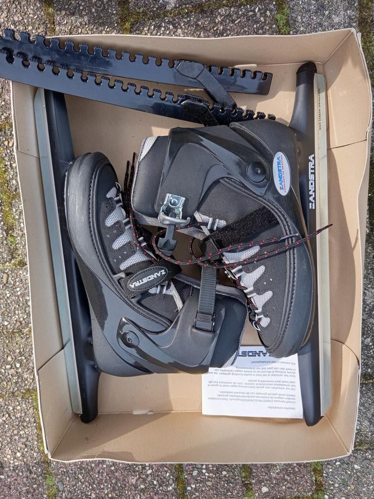 Zandstra schaatsen maat 44, Ophalen