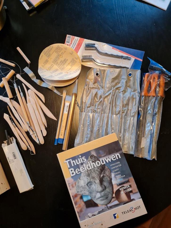 Beeldhouwen boetseren gereedschappen en cursusboek, Hobby en Vrije tijd, Overige Hobby en Vrije tijd, Gebruikt, Ophalen