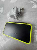 New 2DS XL Zwart/Groen - Gebruikt, incl. Lader & Stylus, Spelcomputers en Games, Ophalen of Verzenden, Gebruikt, Zwart, 2DS XL