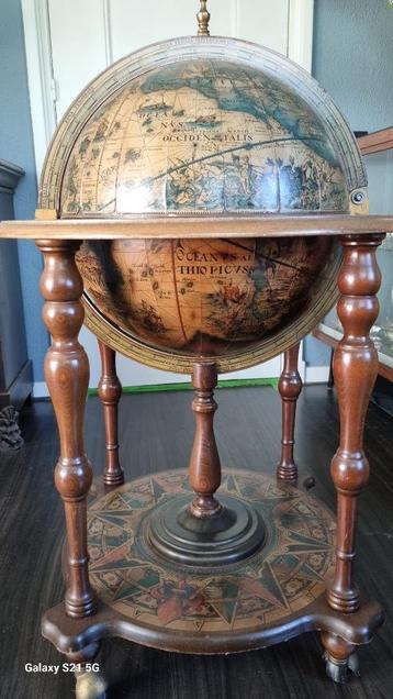 Antieke Globe-Bar - Stijlvolle Wereldbol Drankkast beschikbaar voor biedingen