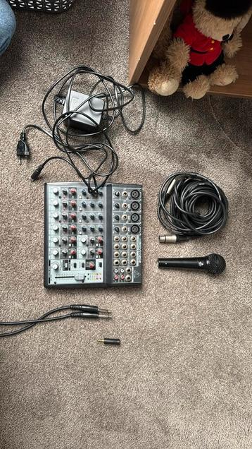 Behringer xenyx 1202 mixer - devine DM 58 microfoon beschikbaar voor biedingen