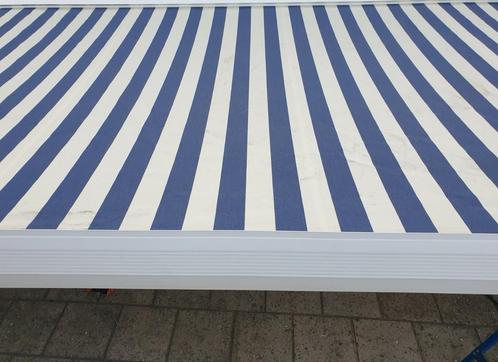 Mooi elektrisch zonnescherm 5.10 x 2.5 Meter  Nieuw doek, Tuin en Terras, Zonneschermen, Zo goed als nieuw, Knikarmscherm, 150 tot 300 cm
