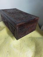 14260) mooie grote bewerkte houten kist 28x15,5x10 cm, Huis en Inrichting, Woonaccessoires | Kisten, Ophalen of Verzenden, 50 tot 100 cm