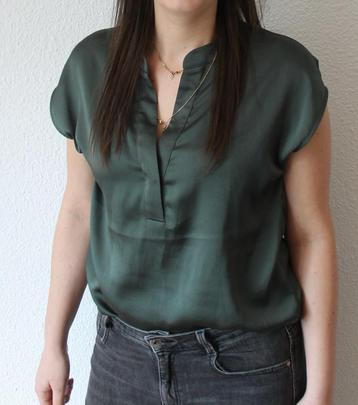 Mooie groene glanzende top van H&M, maat S beschikbaar voor biedingen