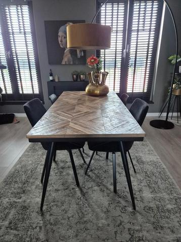 Eettafel BePure hout met staal beschikbaar voor biedingen