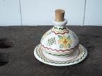 lief romantisch vintage parfumflesje, klein porselein flesje, Antiek en Kunst, Verzenden
