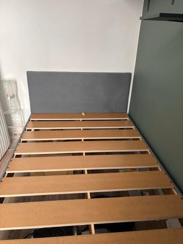 IKEA 140x200 Bedframe (zonder matras) - afbeelding 3