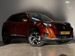 Peugeot 2008 1.2 PureTech Blue Lease Allure/ Trekhaak!/ Virt, Voorwielaandrijving, Gebruikt, Leder en Stof, Handgeschakeld
