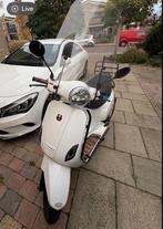 GTS Toscana scooter !, Fietsen en Brommers, Snorfietsen en Snorscooters, Ophalen of Verzenden, Zo goed als nieuw, Benzine, Overige merken