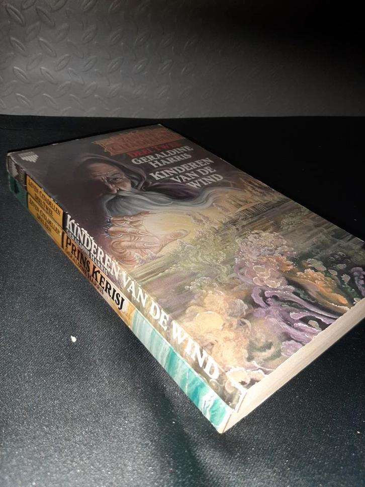 Kinderen van de Wind - Geraldine Harris, Boeken, Fantasy, Zo goed als nieuw, Ophalen of Verzenden