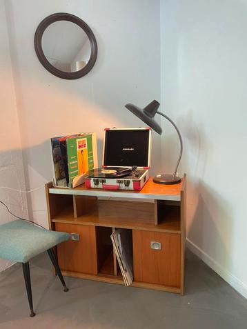 Vintage Platenspeler Kastje Jaren 60 beschikbaar voor biedingen