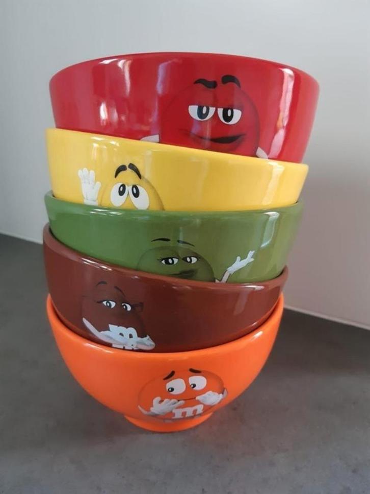 M&M, M&M's, schaaltjes, kommen, puntgaaf, Huis en Inrichting, Keuken | Servies, Zo goed als nieuw, Kom(men), Overige stijlen, Aardewerk